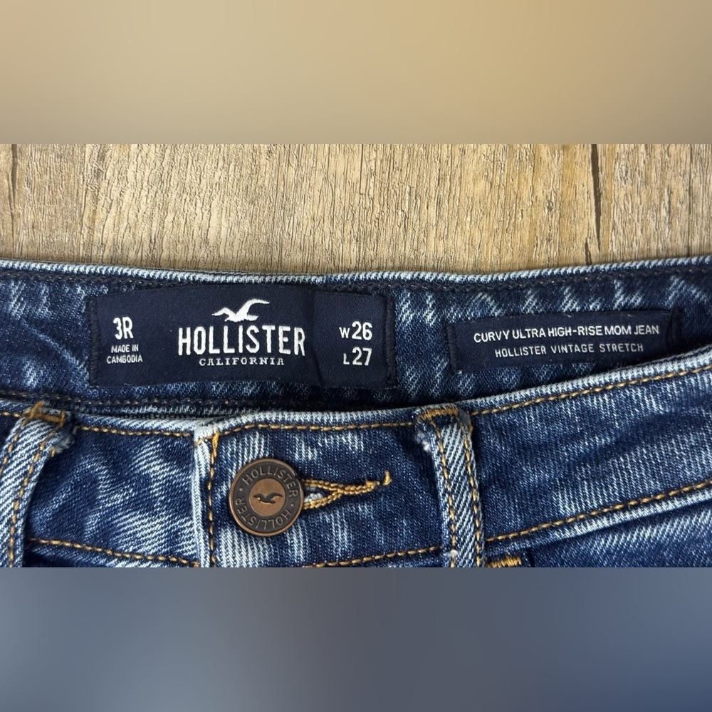 Hollister Women’s Ultra High Rise Vintage Stretch Mom Jeans - Picture 5 of 10